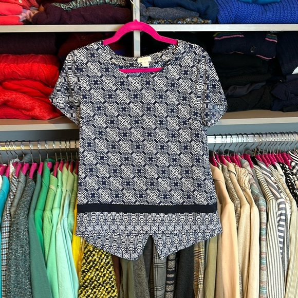 J Crew blue and white print short sleeve top size XS​ - Picture 1 of 3